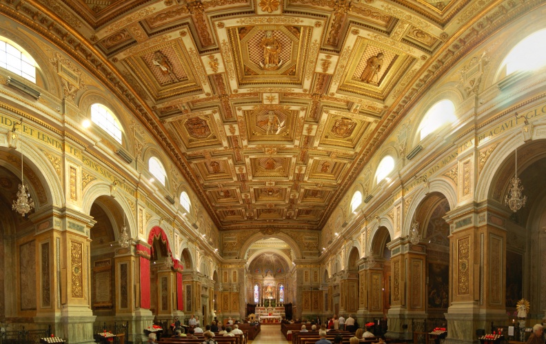 Basilica di San Nicola (2).jpg