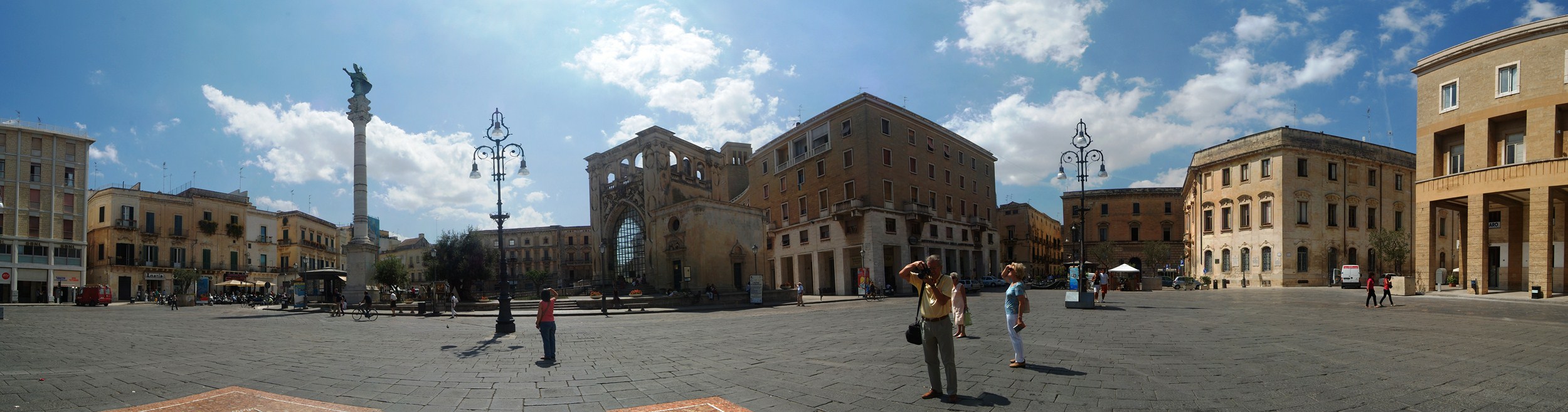 Piazza Oronzo.jpg